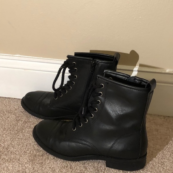 combat boots - Picture 1 of 5